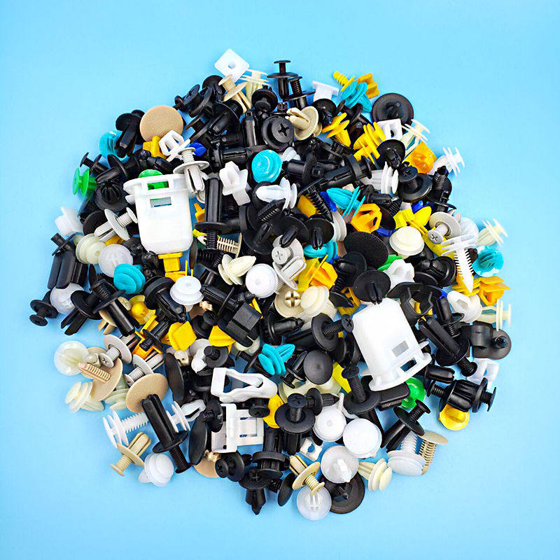 通用型尼龙汽车卡扣8毫米塑料膨胀穿心钉螺丝万能固定锁卡子母扣