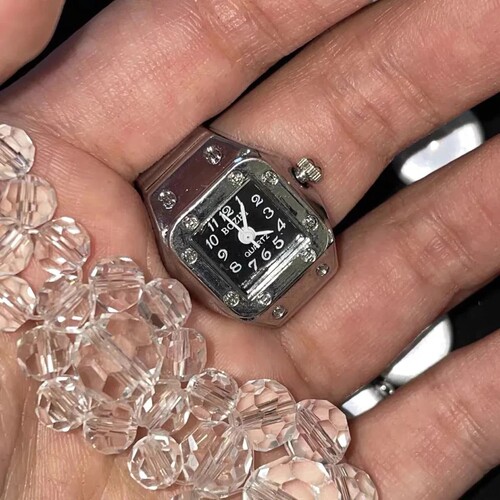 简约时尚朋克手表戒指百搭小众情侣手指表迷你时钟可爱创意电子表