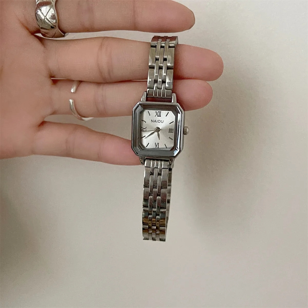 手表女款ins冷淡风小众复古轻奢方形高级感钢带电子学生简约气质