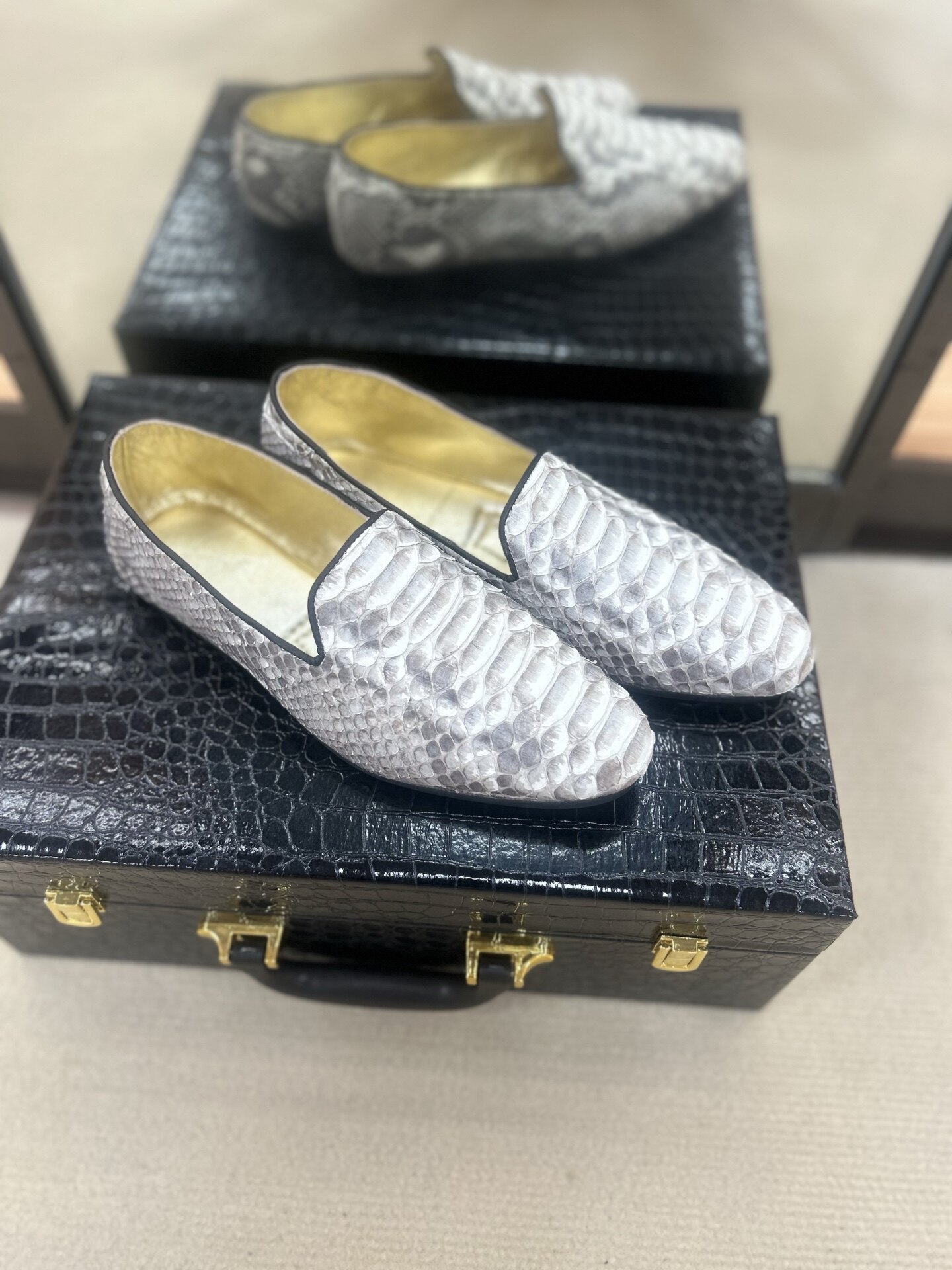 蟒蛇皮男鞋真皮休闲鞋时尚轻便鞋底舒适男商务皮鞋乐福鞋一脚蹬软