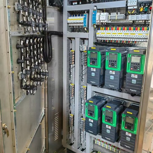 施耐德变频器控制柜ATV610U15N4/U30/U55/U75/D11/D18/D22/D55