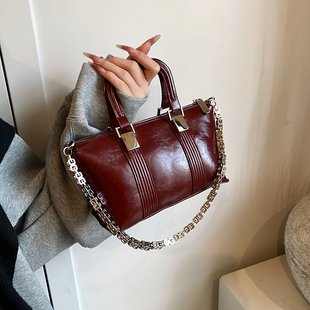 高级感复古棕色小包包女2025新款秋冬季百搭斜挎包超火手提水桶包