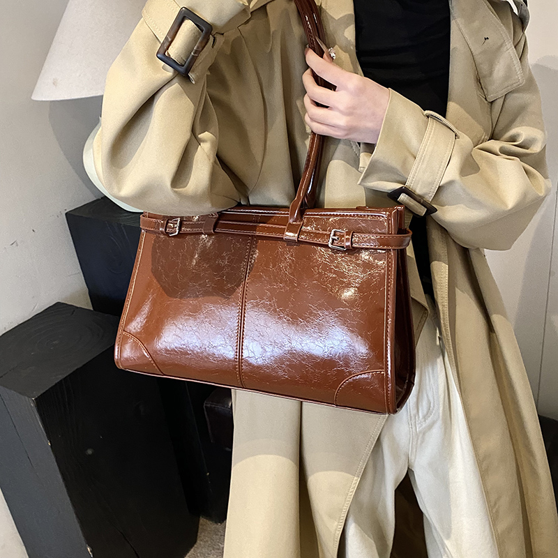 高级质感大容量包包女2025新款秋冬通勤百搭单肩包时尚手提托特包