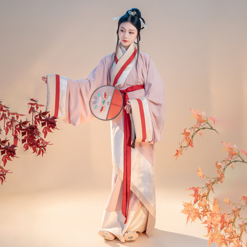 汉服曲裾价格 汉服曲裾图片 星期三