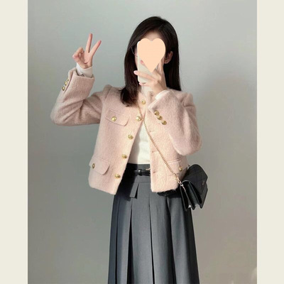 秋冬高级感气质小个子搭配显高呢子大衣粉色小香风短款毛呢外套女