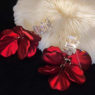 红色花瓣耳环2024年秋冬新款 小众设计感独特耳饰银针超仙耳钉 爆款