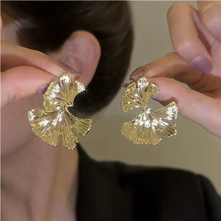 银杏叶耳环女小众设计高级感轻奢耳饰2023年新款潮气质冷淡风爆款