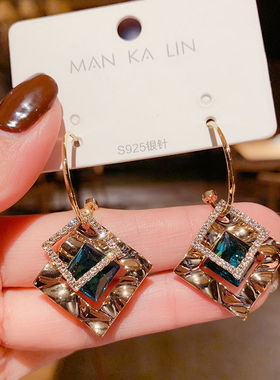 925银针菱形方块耳环女潮韩国气质百搭C形耳坠蓝色水晶耳钉耳饰女