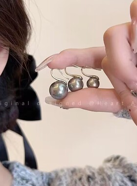 灰色珍珠耳环2023新款小众设计感高级感独特耳钉耳勾气质轻奢耳饰