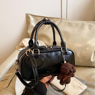 小C&K今年流行保龄球包女士2025新款潮流单肩包洋气手提小方