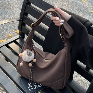 小C&K大容量通勤托特包女士2025新款复古腋下饺子包小众单肩