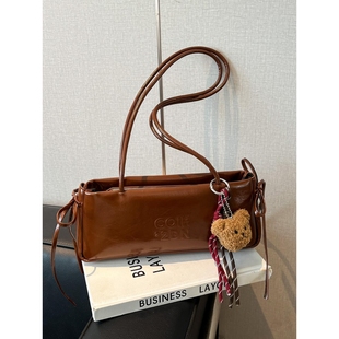 小C&K复古腋下包包女2025新款潮流单肩包大容量软皮简约手提