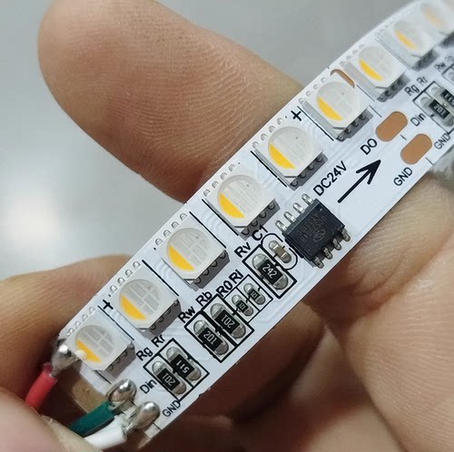 UCS2904 24段144灯24V 15mm 5050 RGBW灯带源头厂家