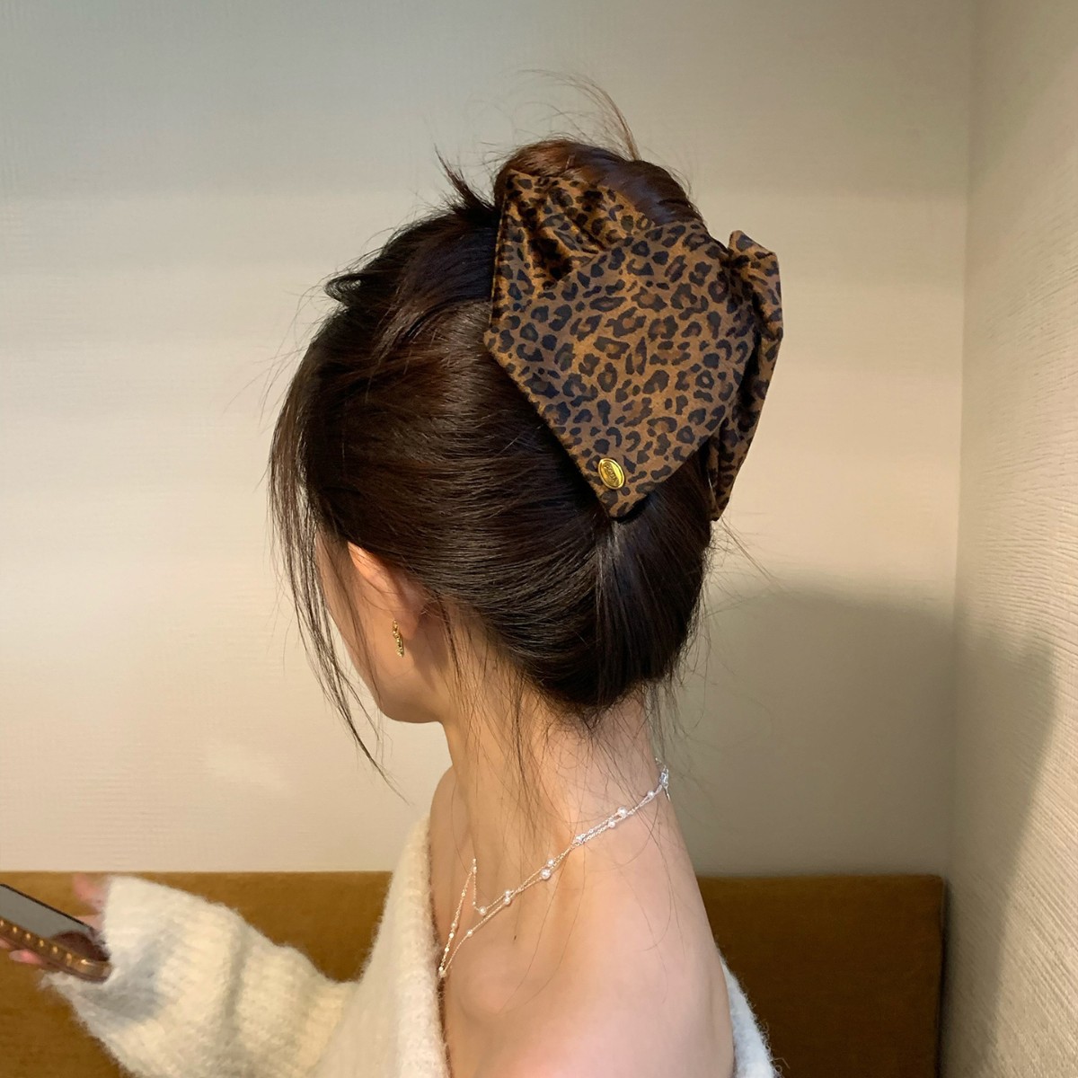 复古优雅 豹纹三角抓夹高马尾发夹女高级感后脑勺缎面鲨鱼夹发饰