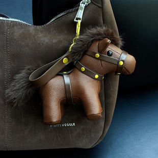 可爱皮革小马包挂件2026马年吉祥物钥匙扣皮质生肖马玩偶年会礼品