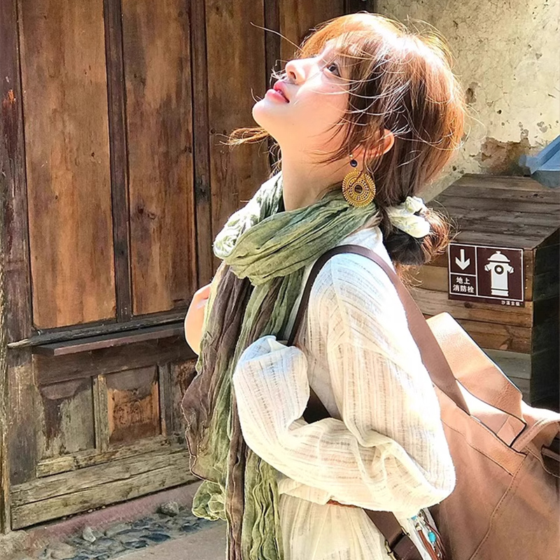 复古民族风围巾女2025新款秋冬季川西旅游氛围感褶皱披肩外搭丝巾