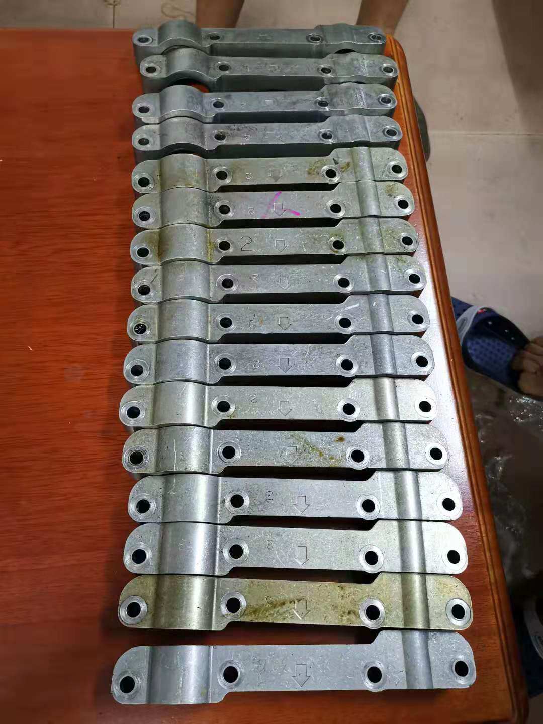 8 4b11 2.0 4b12 2.4缸盖 凸轮轴瓦盖