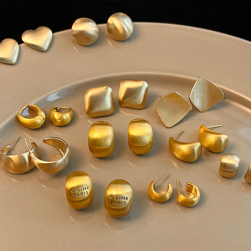 拉丝磨砂金豆豆气质耳钉