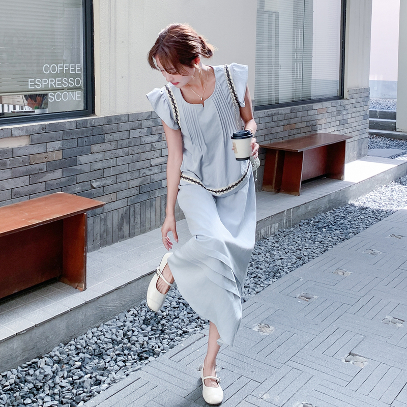 浅蓝色小飞袖娃娃衬衫套装裙女2025夏设计感气质减龄半身裙两件套，女装连衣裙，美俪侎