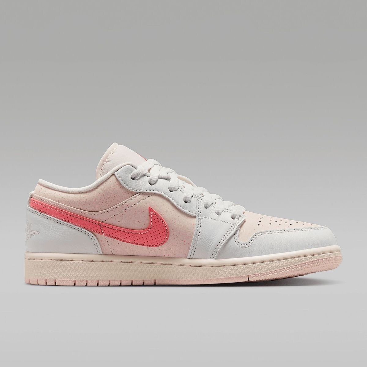 Nike/耐克正品女士低帮经典耐磨系带运动鞋IB8156-133温州QL仓