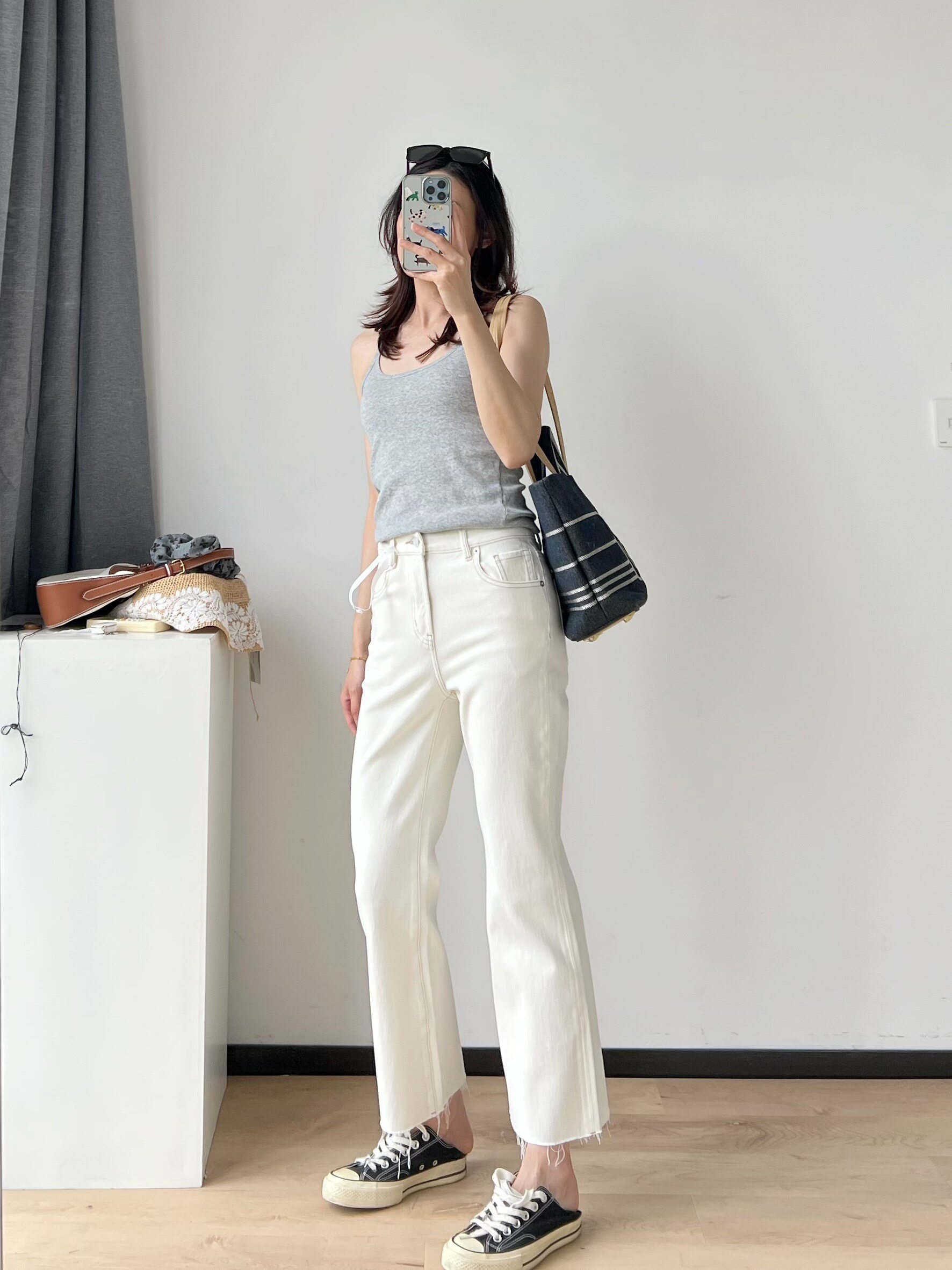 26春夏新款高腰显瘦直筒毛边弹力牛仔裤女修身百搭休闲九分微喇裤