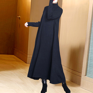 2026年春季新款赫本风宽松连衣裙女长款过膝纯色针织裙打底毛衣裙