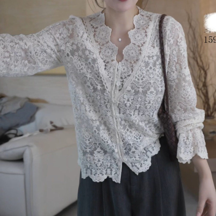 法式刺绣蕾丝衬衫女2025新款气质小衫高级感长袖打底衫女内搭上衣
