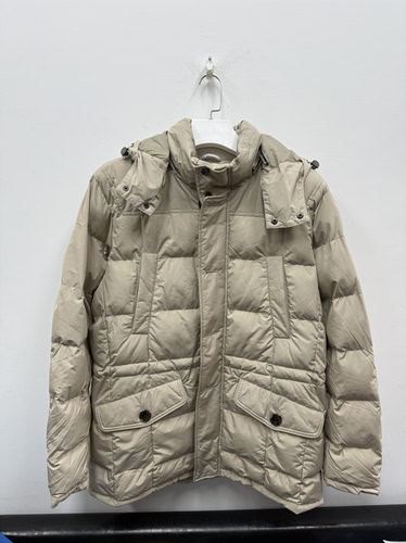HACKETT LONDON 尺码 XL  胸围126 衣长78 肩宽50 袖长69厘米