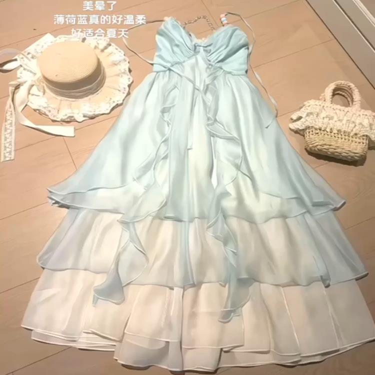 梦见海夏日氛围感海边度假风薄荷曼波多巴胺穿搭仙气吊带长裙女