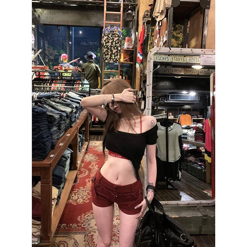 Suuuicee 长腿狙击 辣妹低腰设计黑色牛仔短裤性感修身百搭热裤