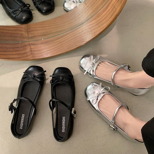 法式银色浅口芭蕾风玛丽珍单鞋女2026春季新款平底配裙子jk小皮鞋