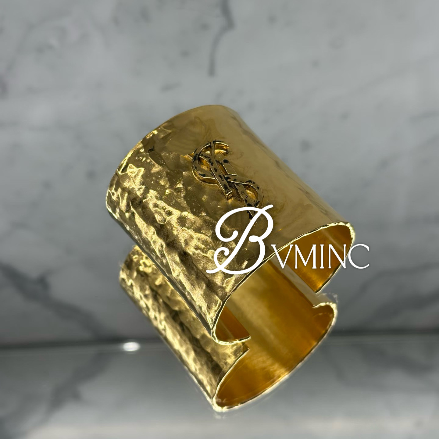 bvminc 杨树林金色复古做旧字母开口手镯 可调节