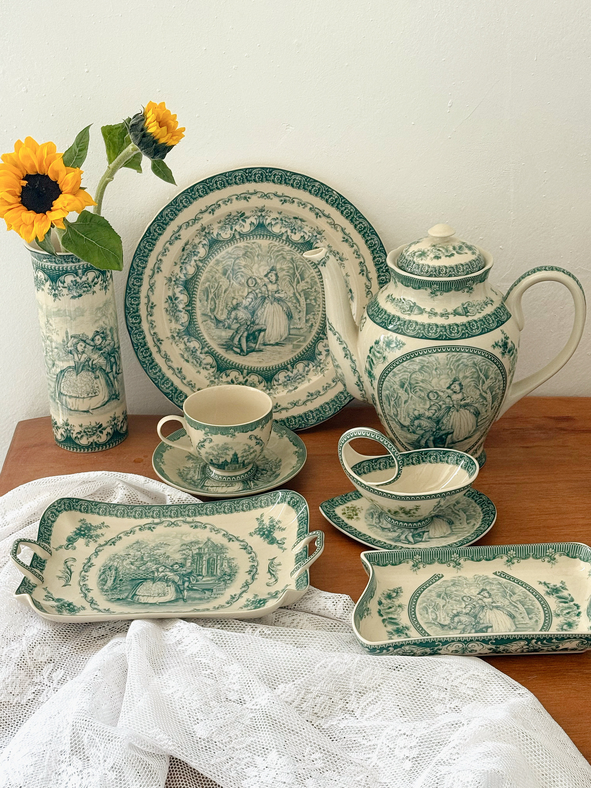 绿松石女王系列 皇家雅顿西洋古董绿松石女王系列釉中彩黑瓷套装