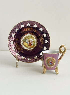 利摩日中古老货 珠光釉面洛可可人物三脚咖啡杯心形雕通碟