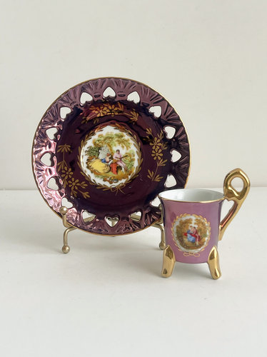 利摩日中古老货 珠光釉面洛可可人物三脚咖啡杯心形雕通碟