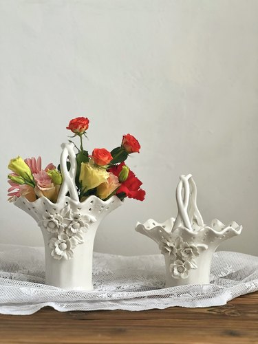 出口老货 纯手工捏制立体花 雕刻缕空花篮 提篮 摆件