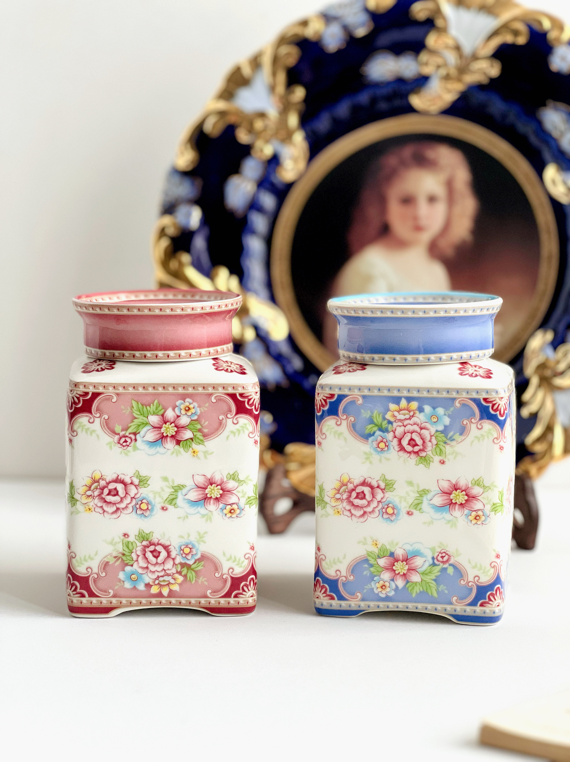 出口老货皇室御用瓷器釉中彩繁花梅子粉嫩蓝色陶瓷储物罐茶叶罐