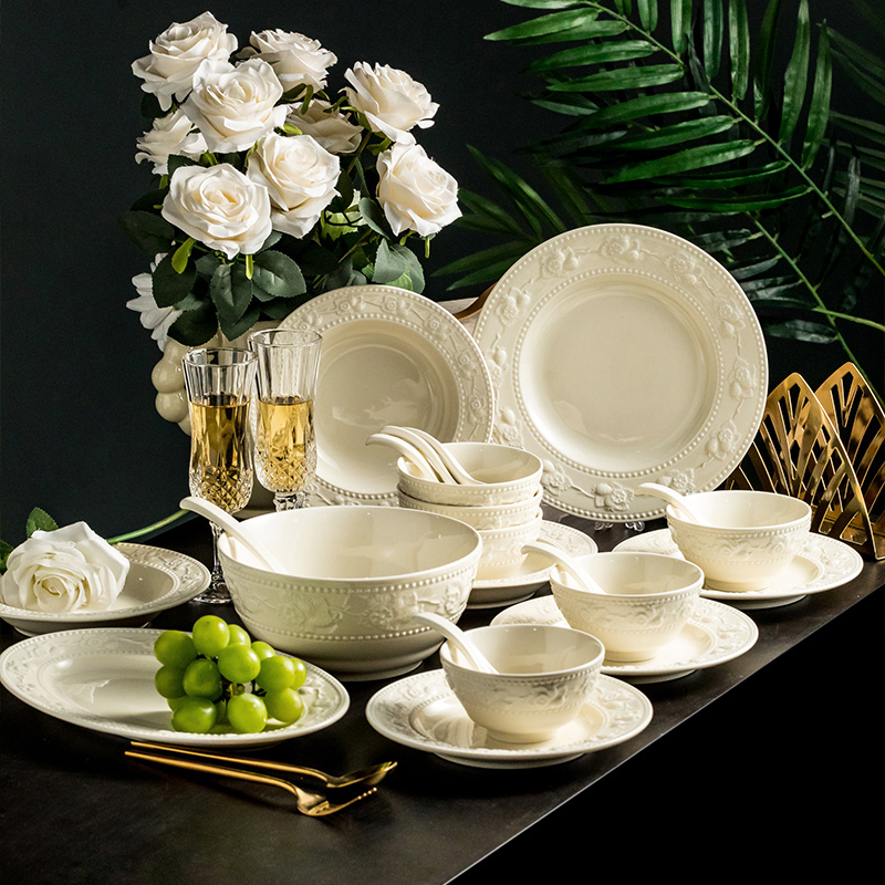 法式高颜值浮雕陶瓷餐具釉下彩复古碗碟套装家用碗盘乔迁新婚送礼