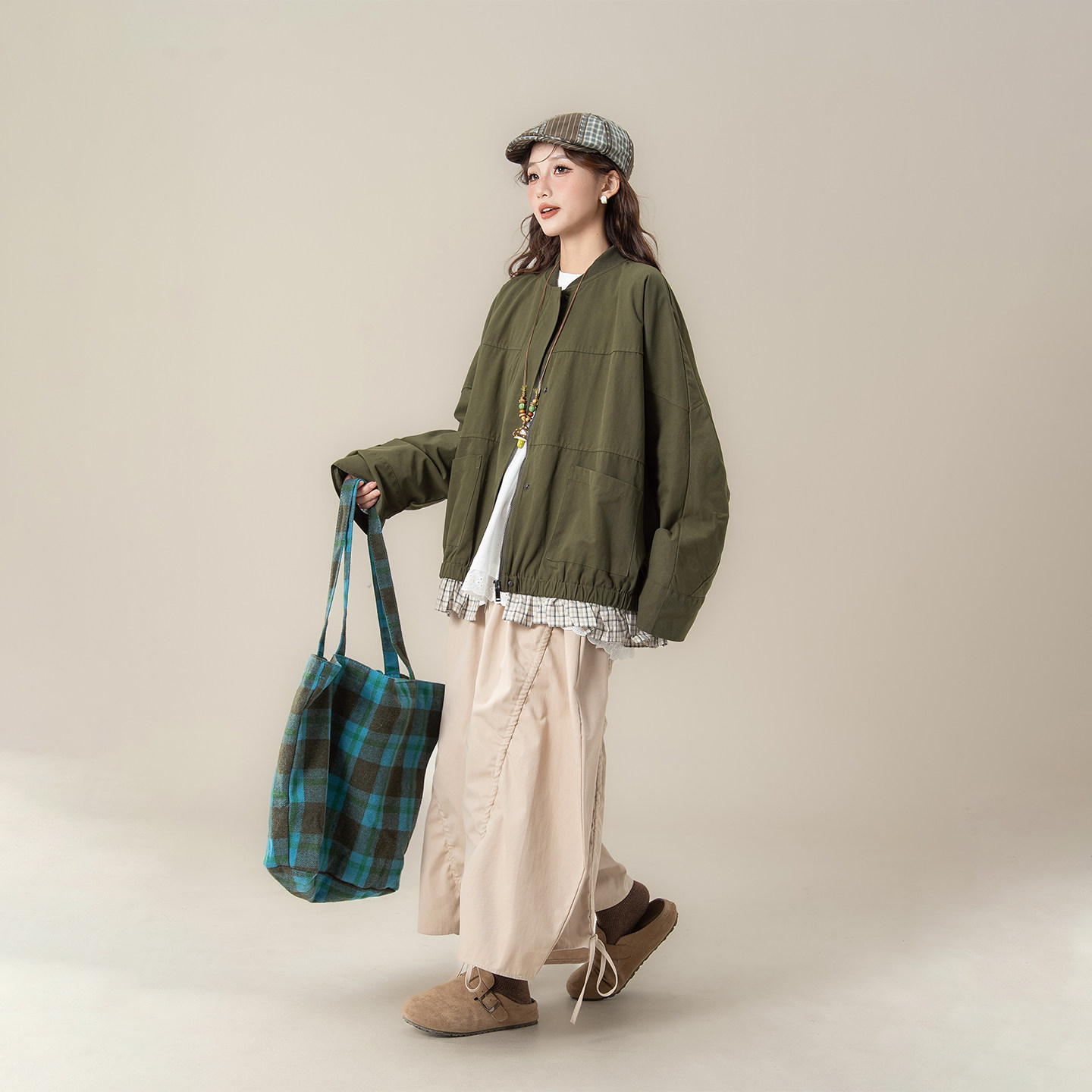 复古绿色棒球服外套女冬季新款刺绣拼接长袖T恤宽松阔腿长裤套装