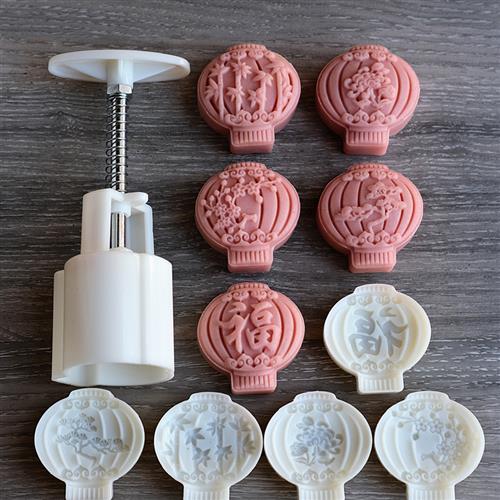 50克新年立体灯笼月饼模具国潮风塑料手压式梅竹菊绿豆糕制作