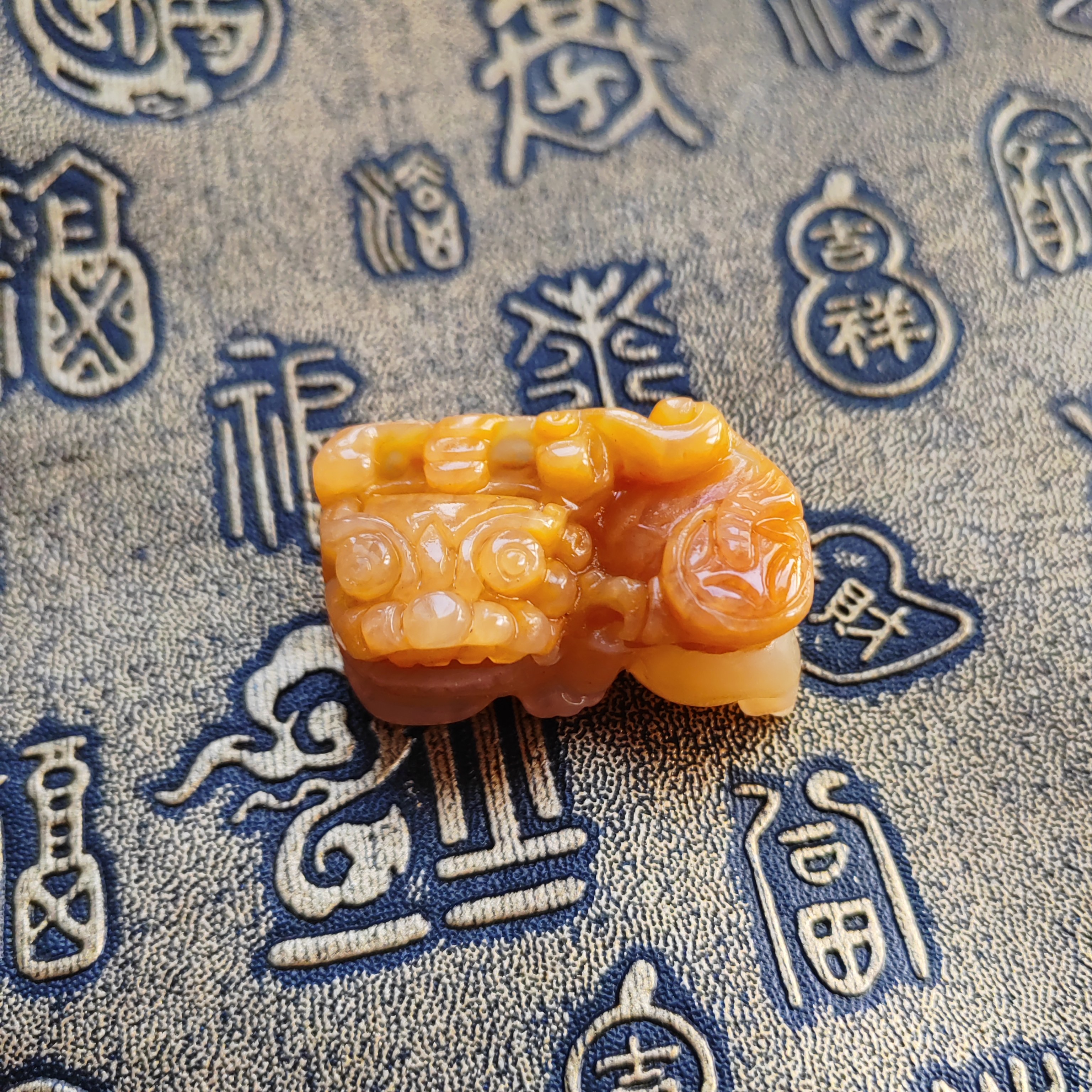 鸡油黄霸王貔貅挂件保真保A货纯天然玉石4正品黄龙玉貔貅36*19*17