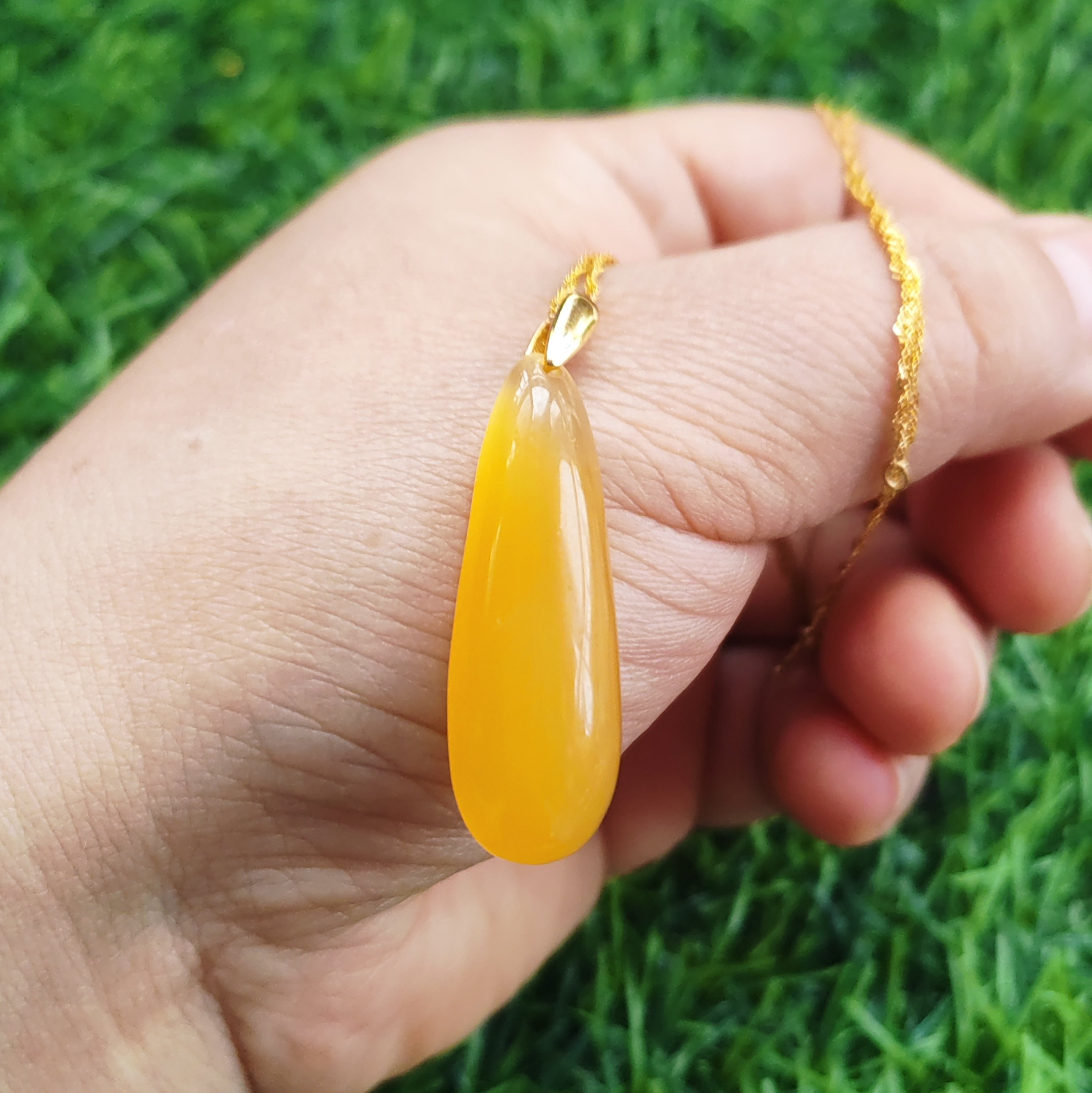 精品全黄无杂水滴缅黄料送银链纯天然玉石官方正品黄龙玉34*12*7