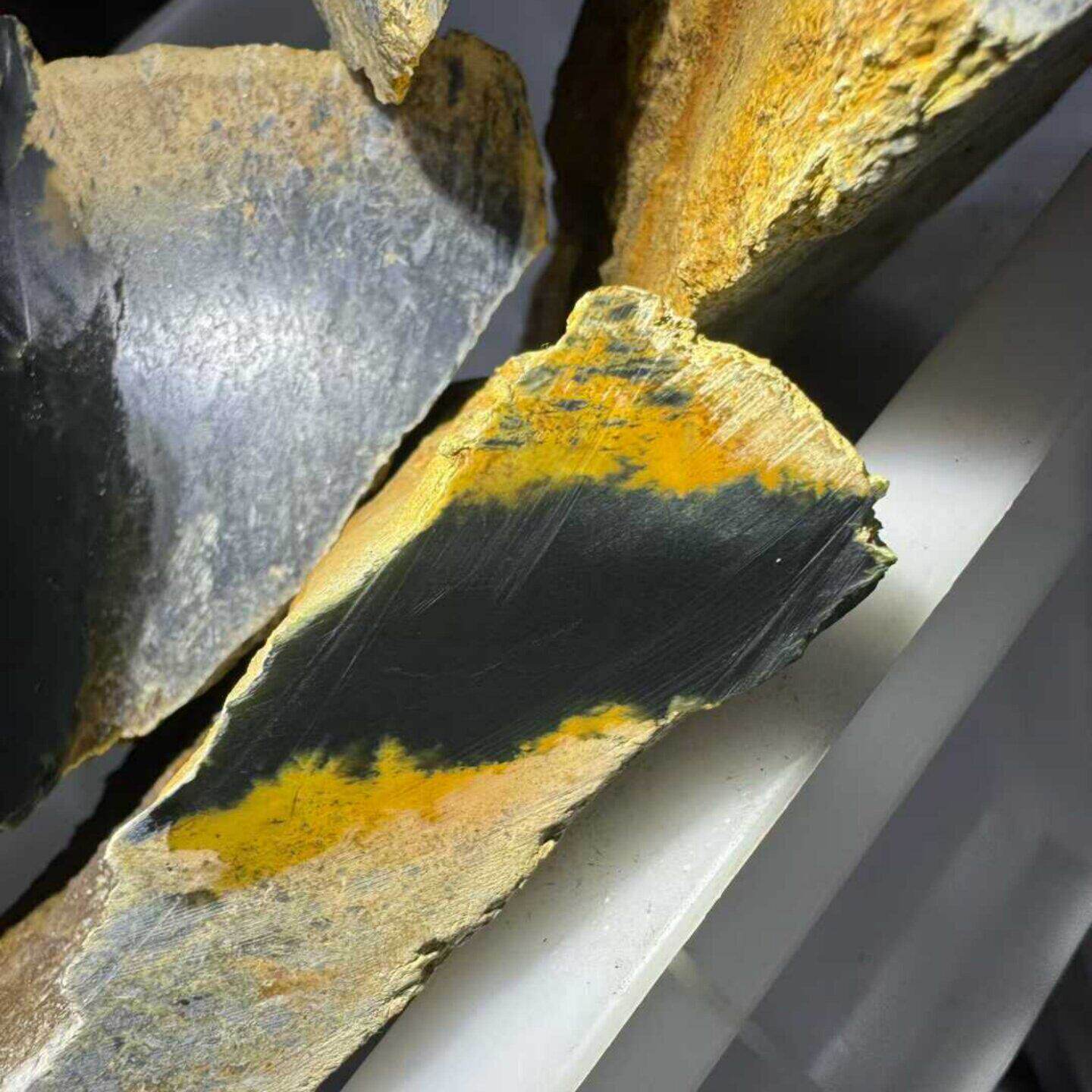 定金工厂原石毛料黄绿带皮析木河磨玉籽料椴树林和田玉定制