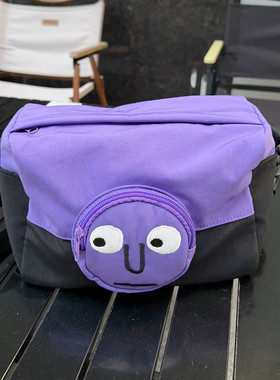 新款挎包轻便百搭小方包笑脸可爱斜挎单间休闲胸包大容量健身男包