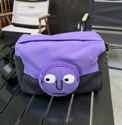 新款挎包轻便百搭小方包笑脸可爱斜挎单间休闲胸包大容量健身男包