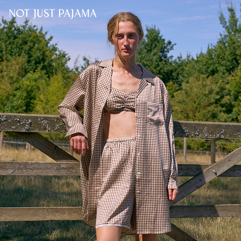 Not Just Pajama英伦牧场棕色格子印花真丝抹胸短裤男友衬衫裙