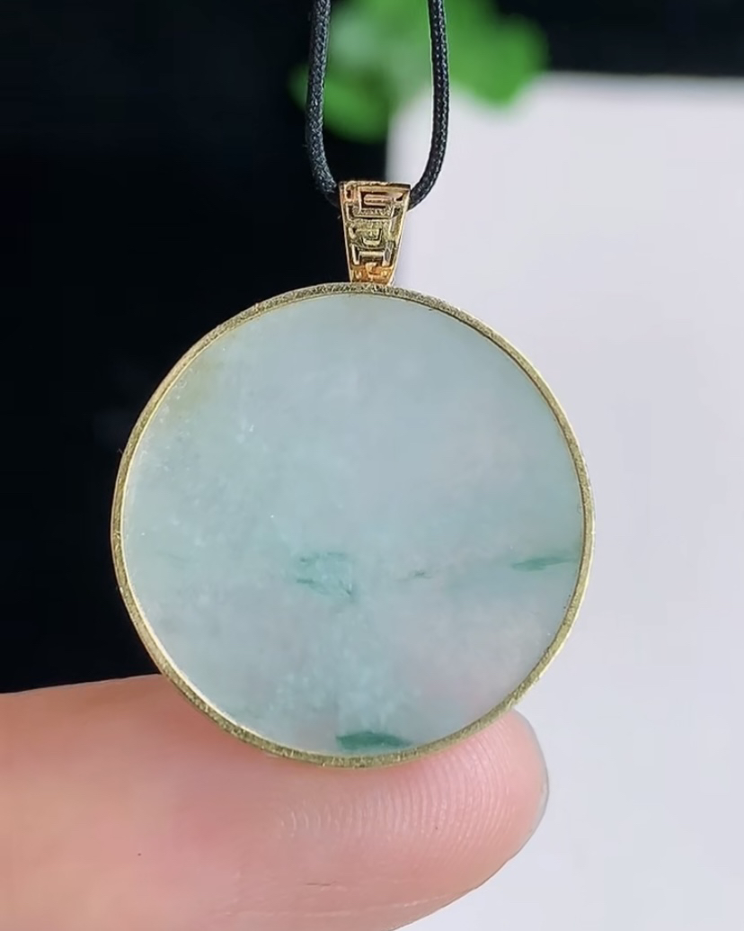 天然A货翡翠 缅甸正品玉坠 18k金镶冰种飘花圆牌 无事牌吊坠