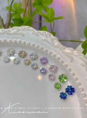 小瑄新品K9四叶草高品质立体超闪水晶异形幸运草绿色指甲彩钻饰品