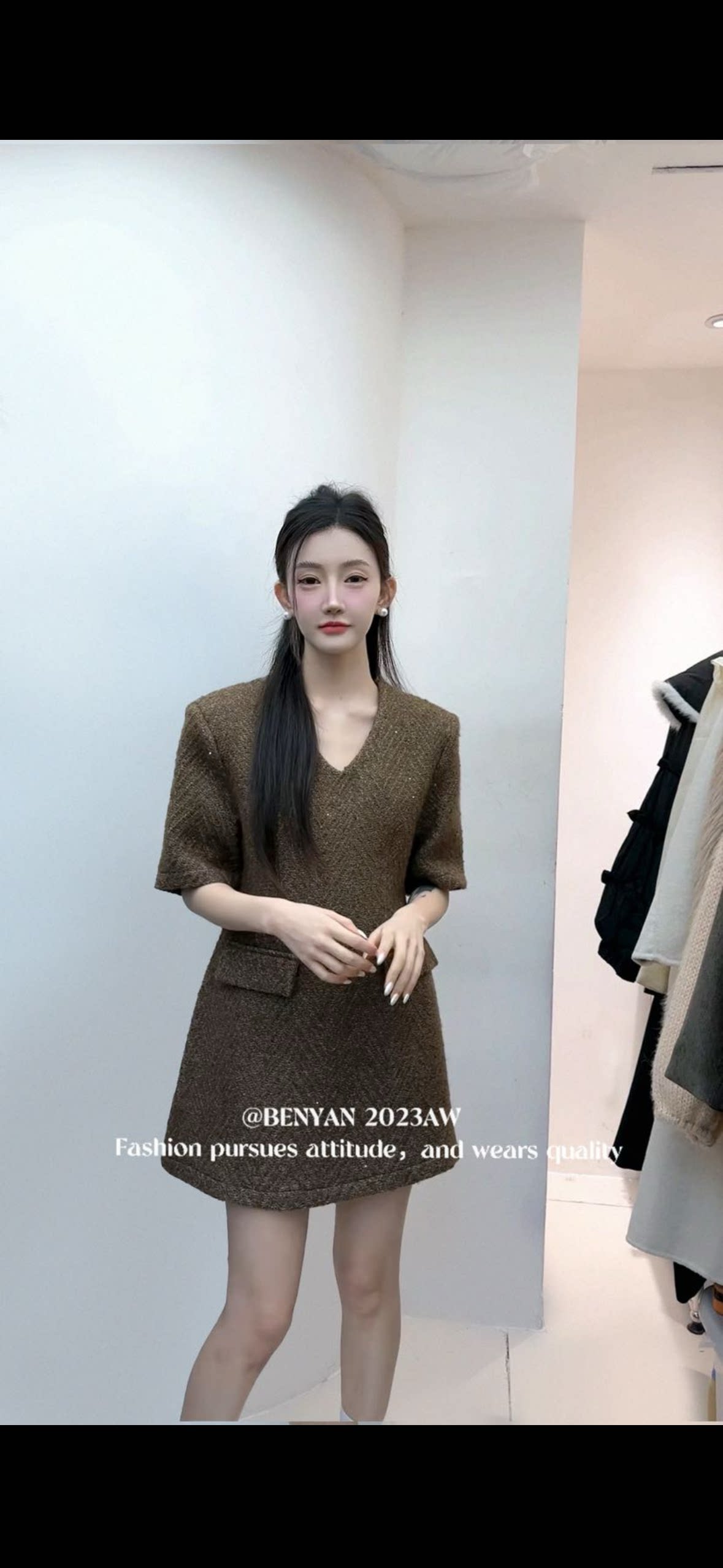 十三行本言benyan羊毛连衣裙2025韩版气质温柔百搭V领中袖连衣裙图片