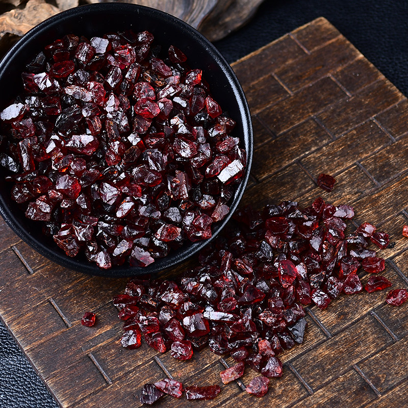 天然酒红石榴石原石水晶碎石玫红石榴石DIY装饰矿石标本鱼缸造景